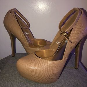 Steve Madden “Noella”